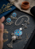 Long chain neckless