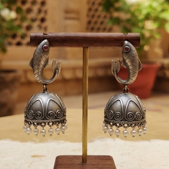 Fish jhumkhi