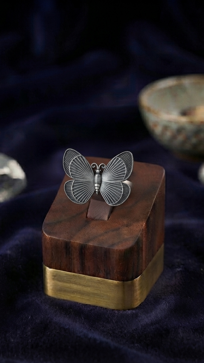 Butterfly ring