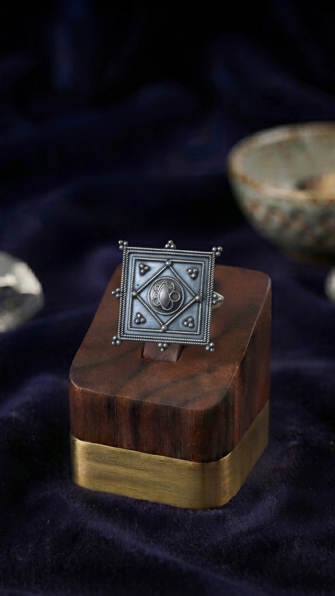 Square 3D mandala ring
