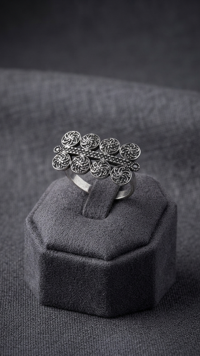 Vintage tribbal cluster ring