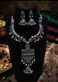 Urban tribal necklace