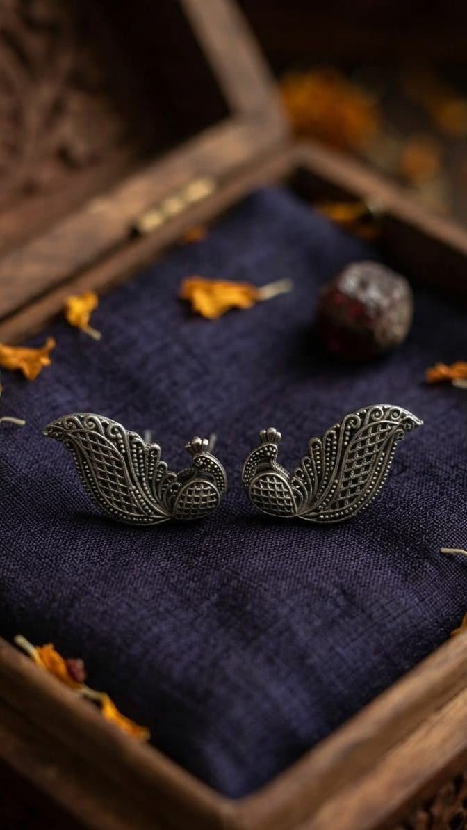 Peacock stud
