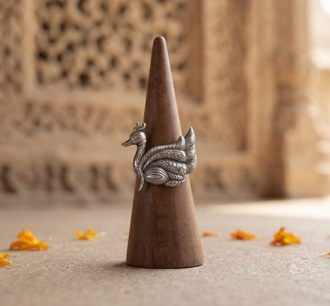 Peacock ring