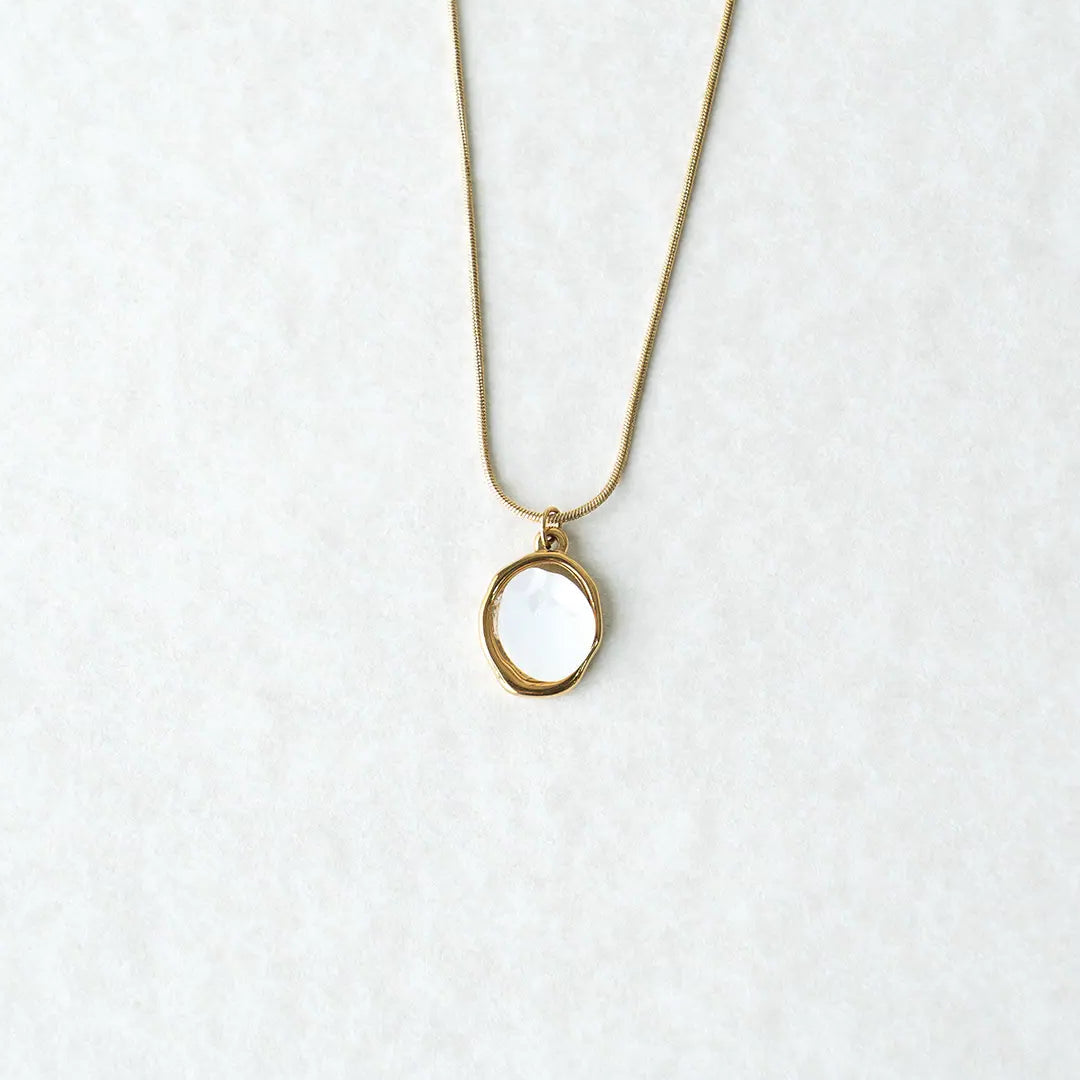Pearl White Round Pendant