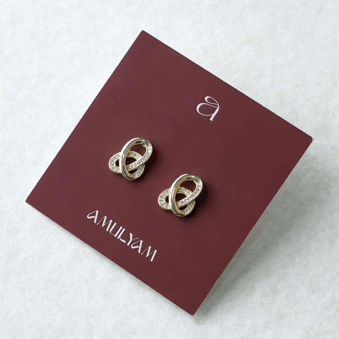 Knotted Style Diamond Stud