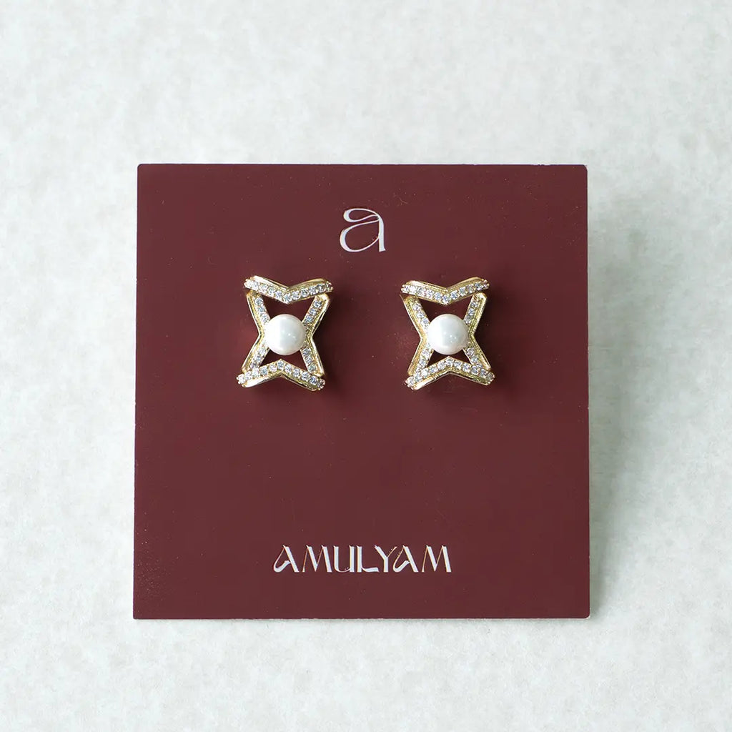 Pearl Bloom Stud