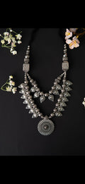 Dubble Layered leaf necklace