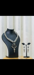 Choker necklace