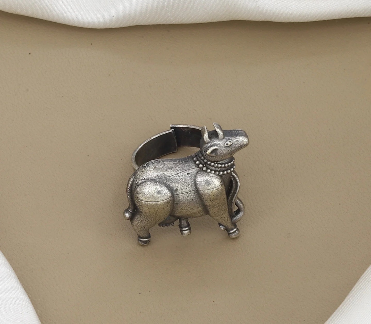 Cow ring
